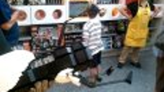 Incredible 2000-piece LEGO <em>Portal</em> gun features motorized prongs